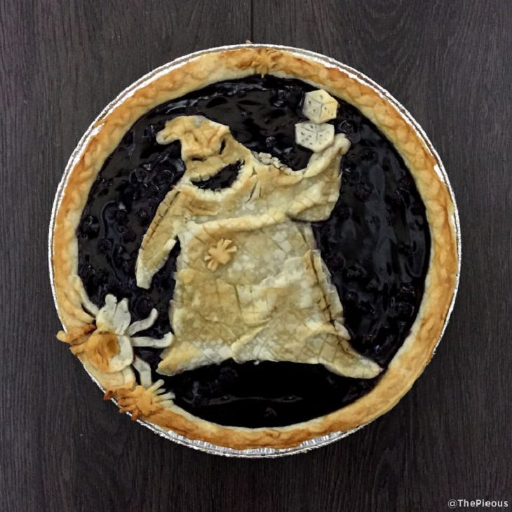 Beautiful, creative and halloween-themed pie art by Jessica Clark-Bojin 