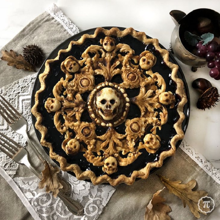 Beautiful, creative and halloween-themed pie art by Jessica Clark-Bojin 