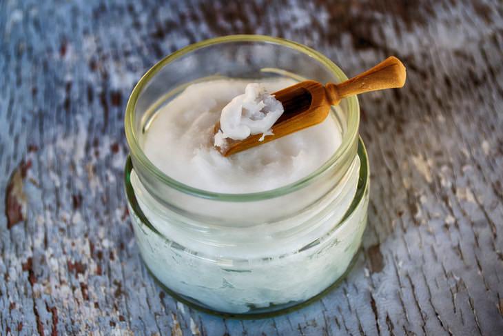 Refined vs Unrefined Coconut Oil jar of coconut oil and spoon