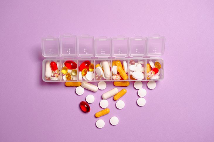 myths about vitamins and supplements pill organizer