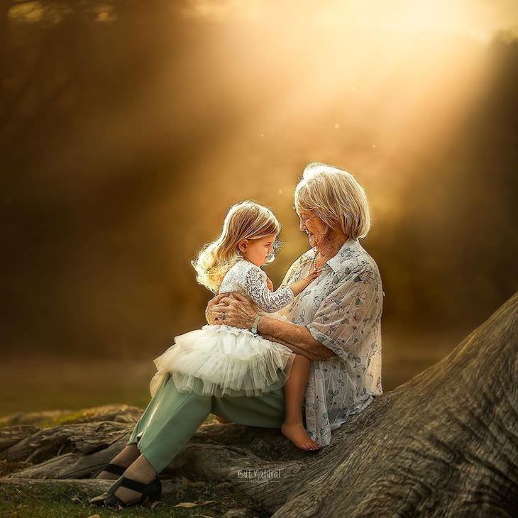 12 Heartwarming Photos Depicting a Grandma's Love