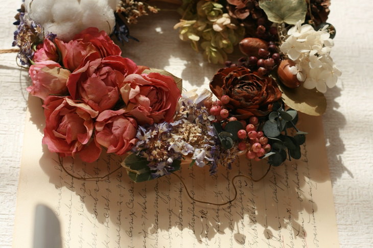 5 Ways to Preserve Flowers a dried flower wreath