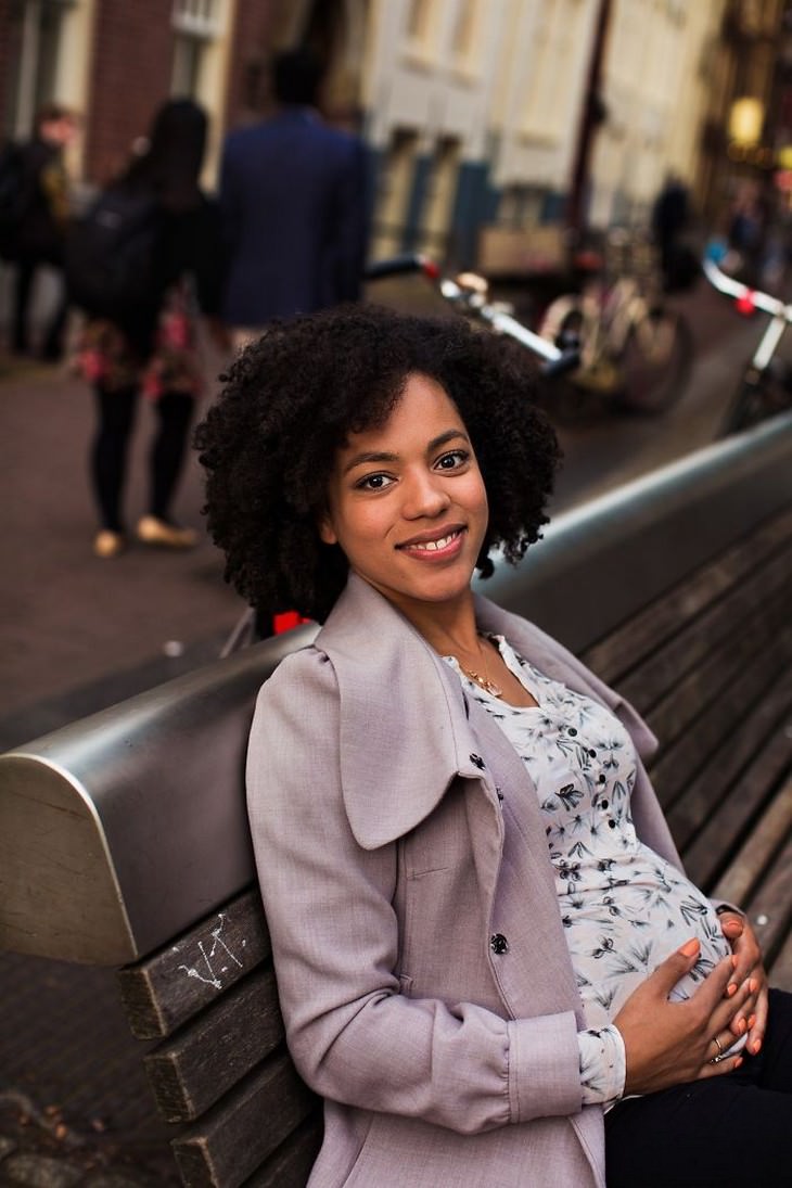 The Beauty of Motherhood in 18 Different Cultures Rachelle told the photographer: “We are resting after a long day at work”, Amsterdam, Netherlands