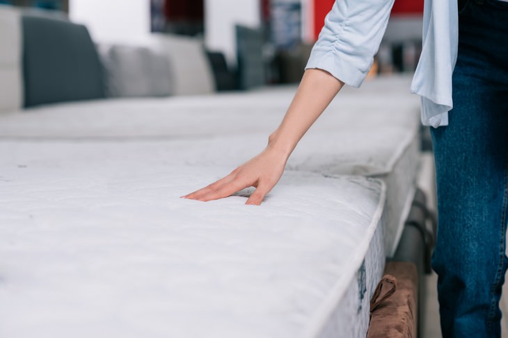 Items You Should Never Buy Used mattress