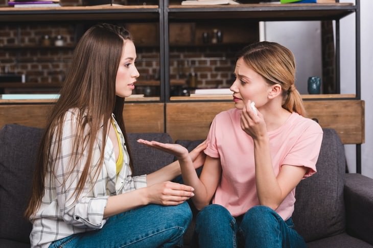 Things Not to Tell Someone Who Just Got Divorced, woman trying to comfort a crying freind