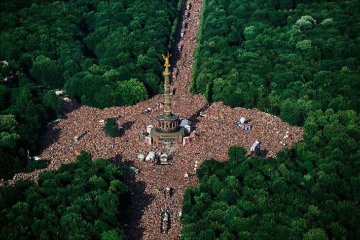 Gorgeous pictures of different parts of the world as taken from the air by famous environmentalist, activist, journalist and photographer from France, Yann Arthus-Bertrand 