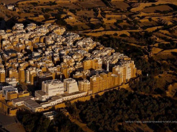 Gorgeous pictures of different parts of the world as taken from the air by famous environmentalist, activist, journalist and photographer from France, Yann Arthus-Bertrand 