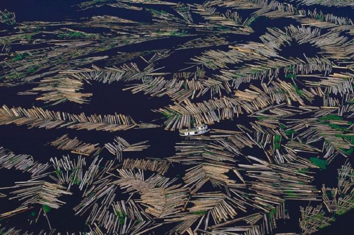 Gorgeous pictures of different parts of the world as taken from the air by famous environmentalist, activist, journalist and photographer from France, Yann Arthus-Bertrand 