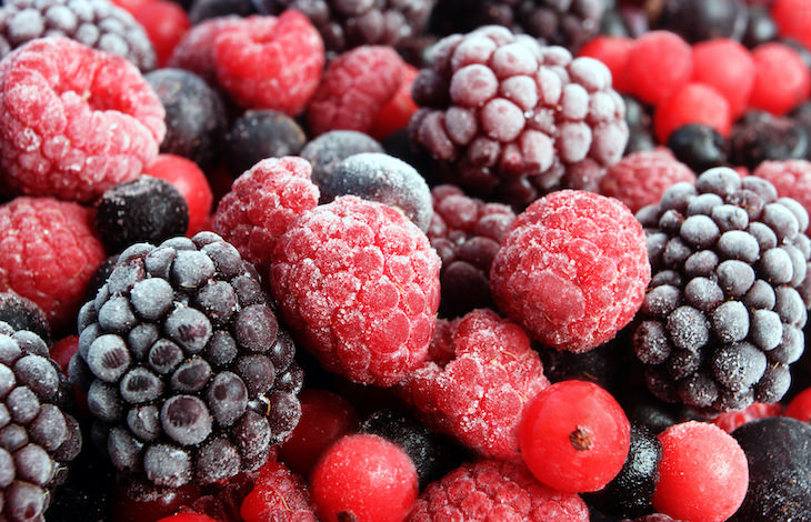 Foods You Should Never Put In the Blender, frozen berries