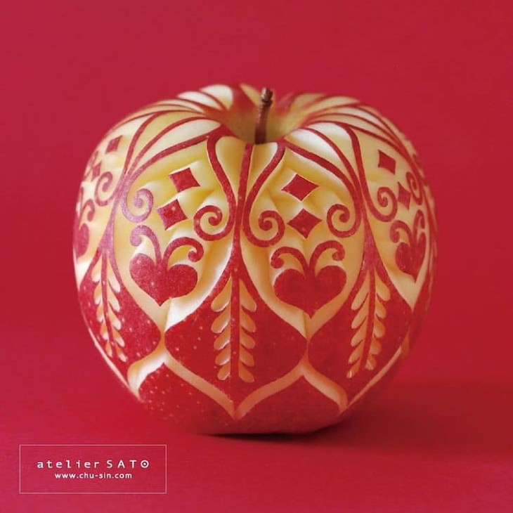 Tomoko Sato fruit carvings