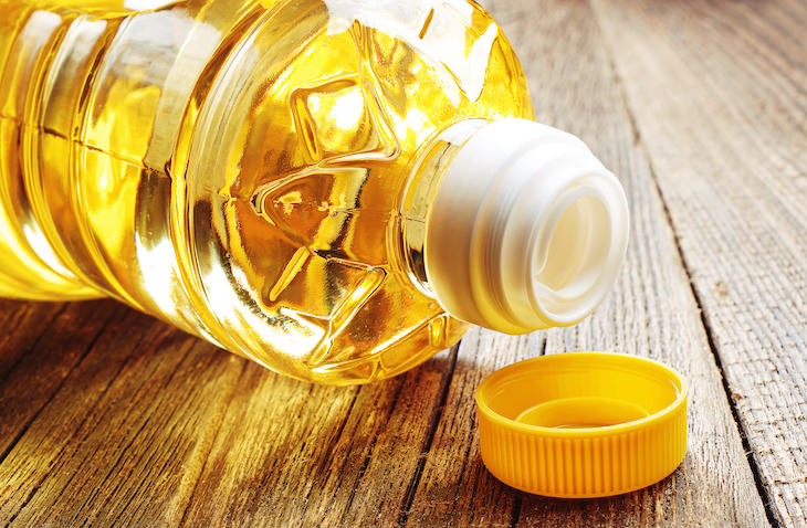 11 Household Items You Should NOT Throw Away, cooking oil