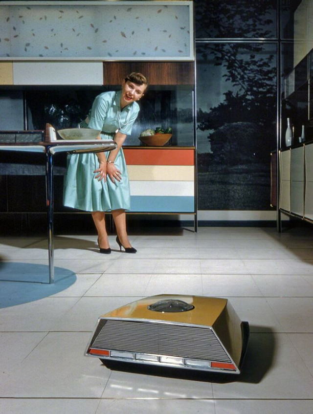 Odd Vintage Tech Inventions Now this Robo-Vac vacuum design from Whirlpool’s Miracle Kitchen of the Future display from 1959 is pretty close to modern-day robot vacuums