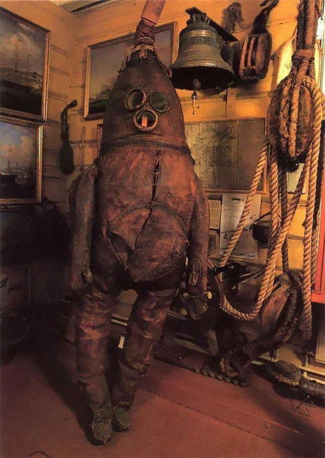 Odd Vintage Tech Inventions This creepy thing is actually the world's oldest surviving diving suit. It's affectionately called 'The Old Gentleman' and it dates back to 1860