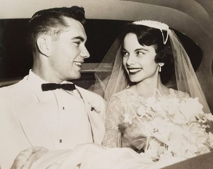 11 Nostalgic Photos of Stylish Past Generations, wedding photo, 1950s