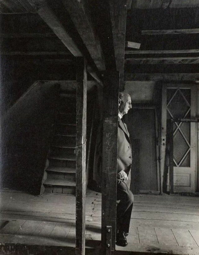 Historical Photos Anne Frank’s father Otto, revisiting the attic where they hid from the Nazis. He was the only surviving family member. (1960) 