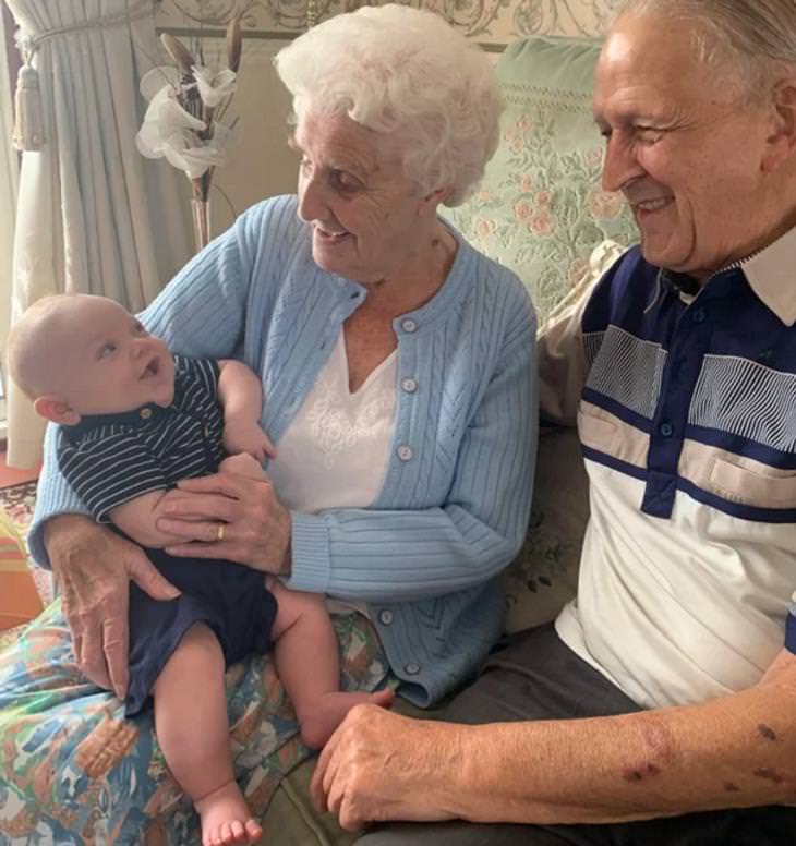 Heartwarming Photos, baby boy, grandparents 