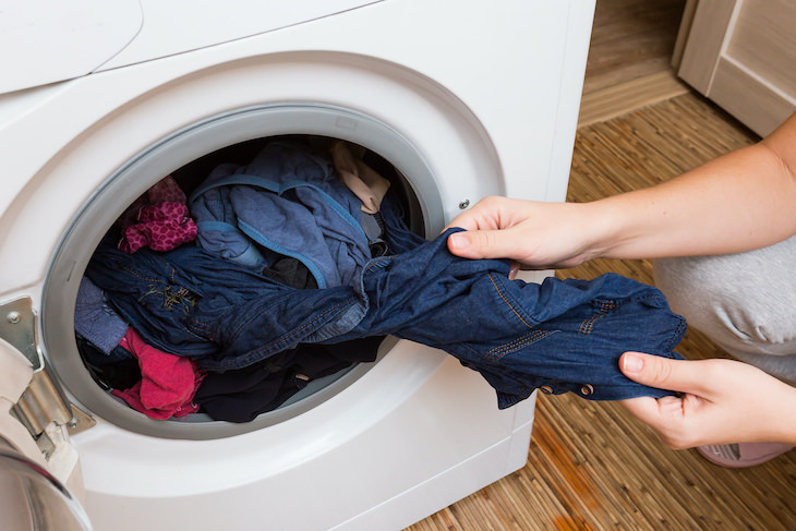 11 Things To Never Put in the Washing Machine, loaded washing machine