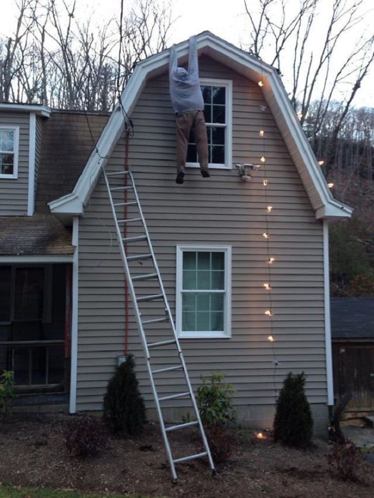 Laziest Christmas Decoration, police, funny