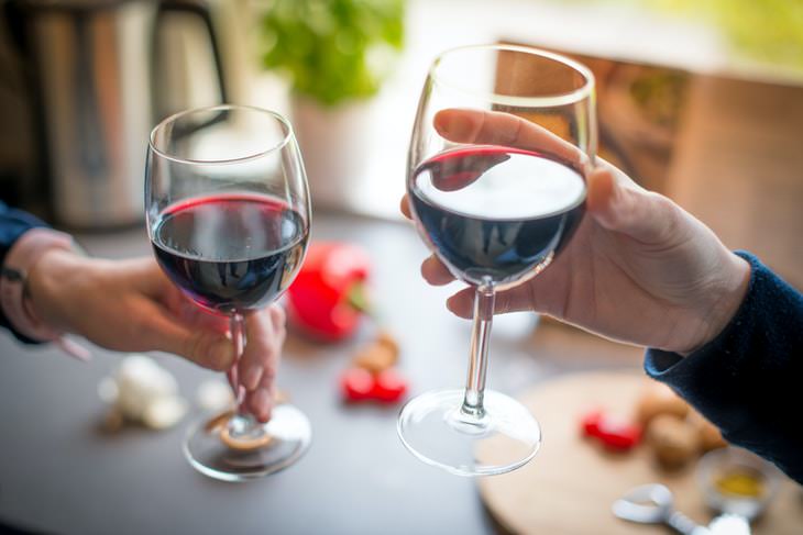 Hypertension Myths red wine 2 glasses