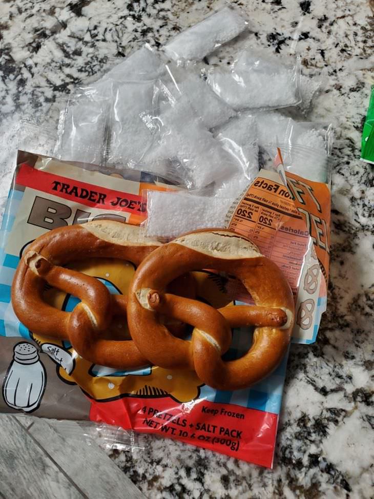 14 Hilariously Underwhelming Takeout Orders, bagels and salt