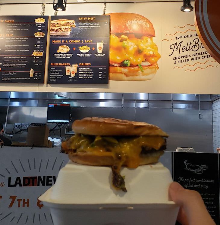 14 Hilariously Underwhelming Takeout Orders cheesburger
