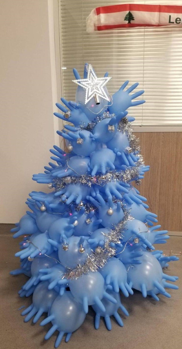 Funny Christmas Photos 2020 tree