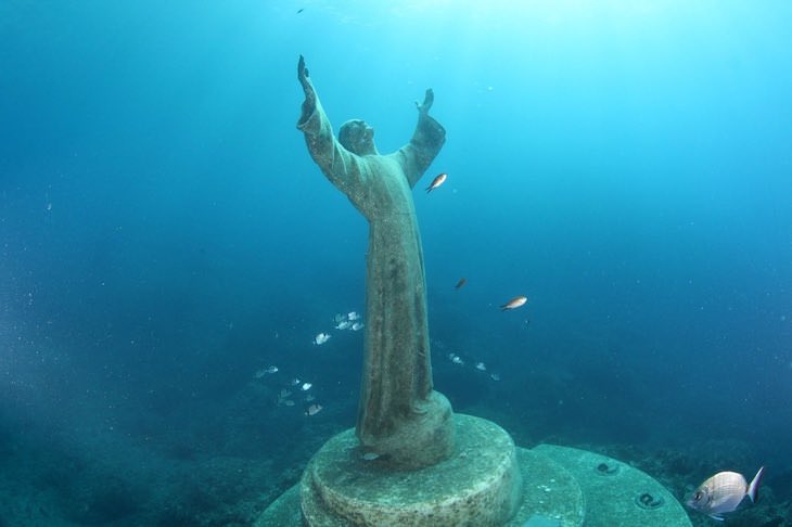 Mysterious Objects Found By Deep Sea Divers, ‘Christ of the Abyss’ by Guido Galletti