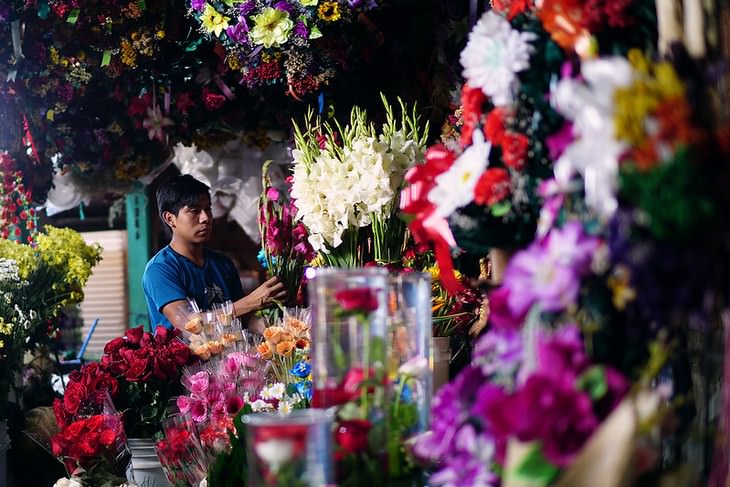 Valentine’s Traditions in the World flower shop