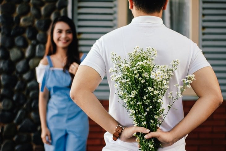 Valentine’s Traditions in the World flower surprise