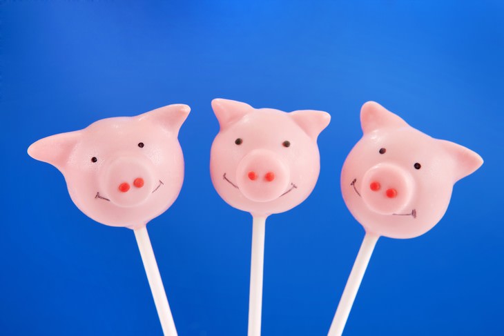 Valentine’s Traditions in the World pig candy