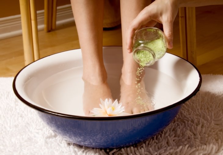 Foot Soak Recipes tub with water foot bath