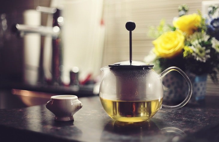 effective vintage beauty tips teapot with green tea