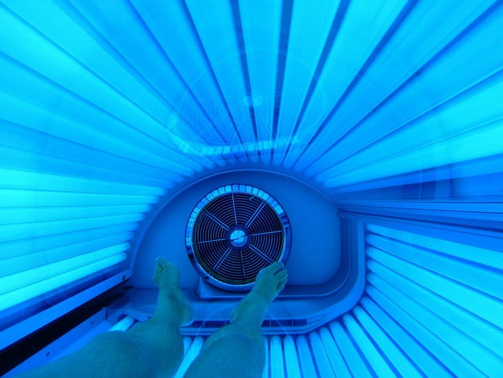 the World’s Strangest Addictions tanning bed