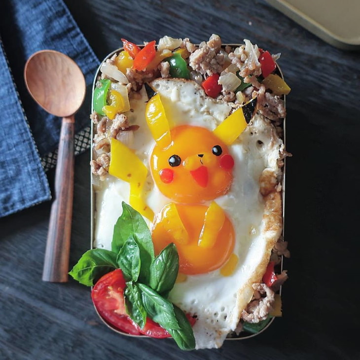 Egg Art Etoni Mama pikachu