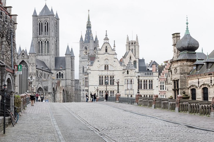 Ciudades Vacías Durante La Curantena Por Coronavirus Gante Bélgica calle