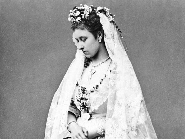 4. Princess Louise (daughter of Queen Victoria) on her wedding day, March 21, 1871. The Princess married Marquis of Lorne (later Duke of Argyll) at St George's Chapel, Windsor Castle