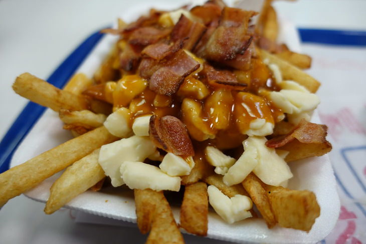 comfort foods Canada - Poutine