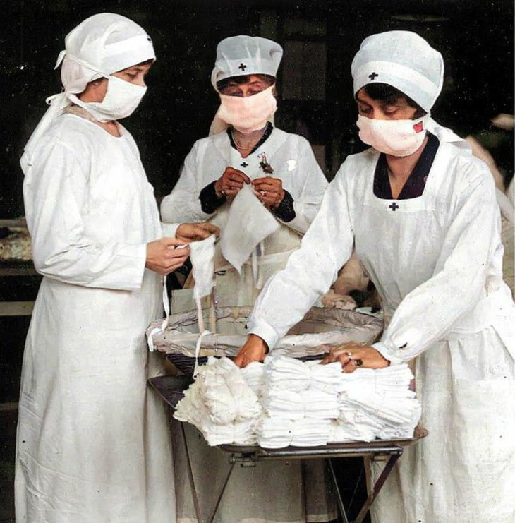 Photos From the Spanish Flu Red Cross nurses wearing masks