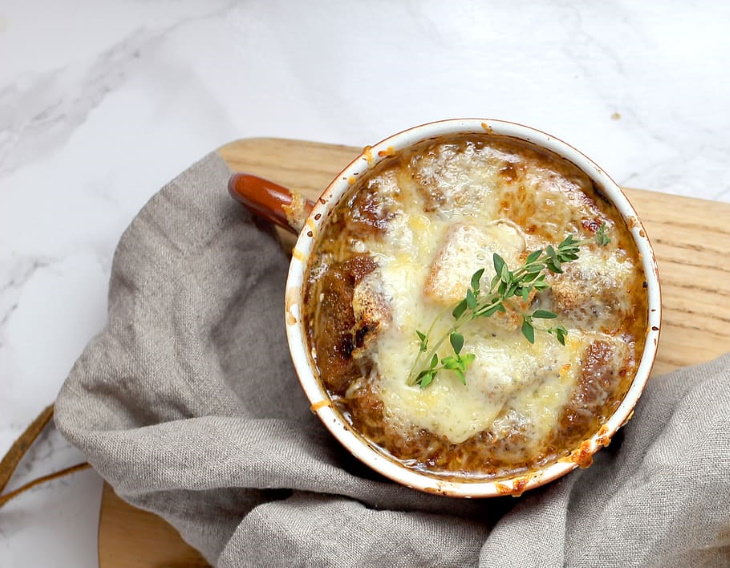 comfort foods France: Onion Soup