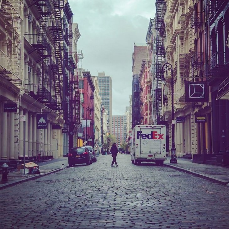 18 Photos of NYC During Lockdown empty street