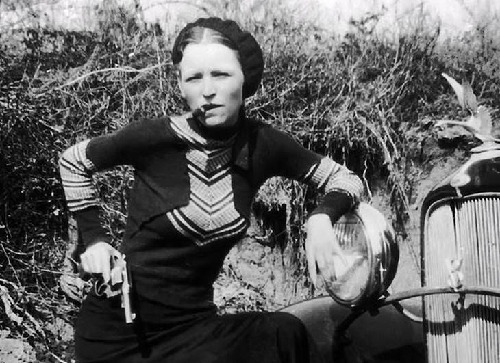 7 Facts about the real life of Bonnie and Clyde Bonnie with cigar 1933