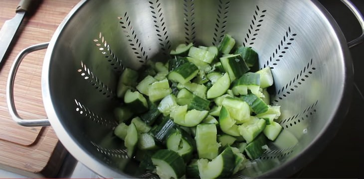 Recipe: Fresh and Bold Sesame Cucumber Salad i colander