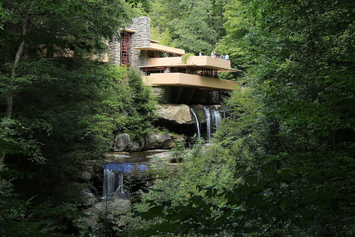 buildings inspired by nature Fallingwater in Mill Run, Pennsylvania, by Frank Lloyd Wright