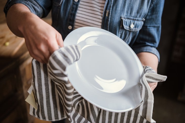 How Often To Clean and Replace Cleaning Supplies dish towel