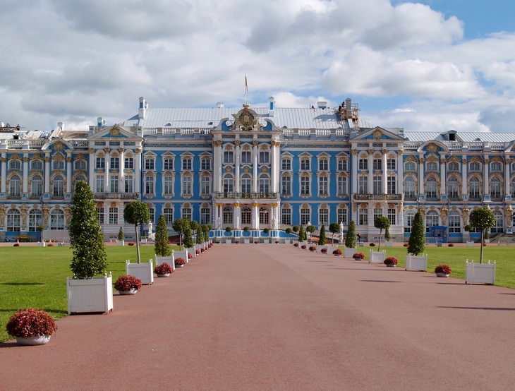 The Mysterious Disappearance of the Amber Room Catherine Palace 