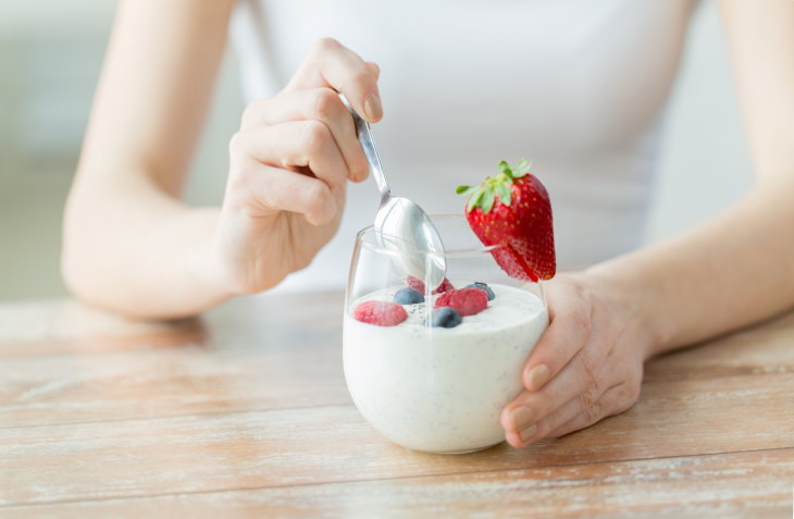 Weight Loss Snacks Greek Yogurt with Mixed Berries