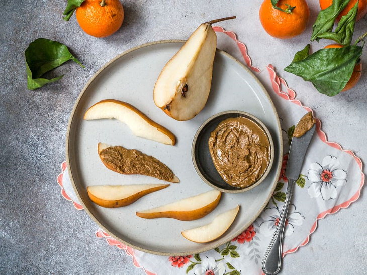 Weight Loss Snacks Pears with Peanut Butter