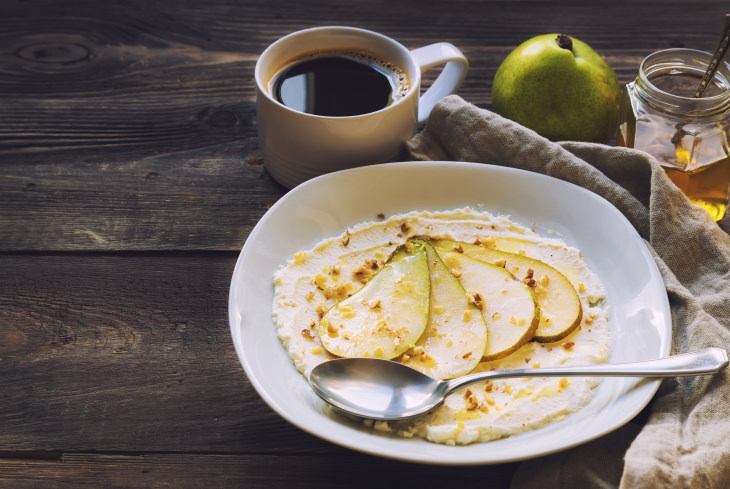 Weight Loss Snacks Pears with Ricotta Cheese