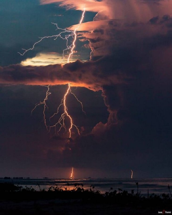 Nature Pics,Venezuela's Maracaibo Lake