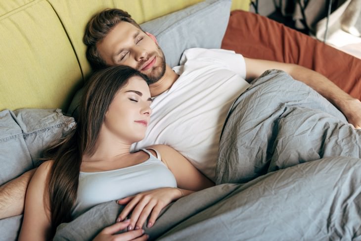 7 Interesting Facts About the Psychology of Dreams man and woman sleeping